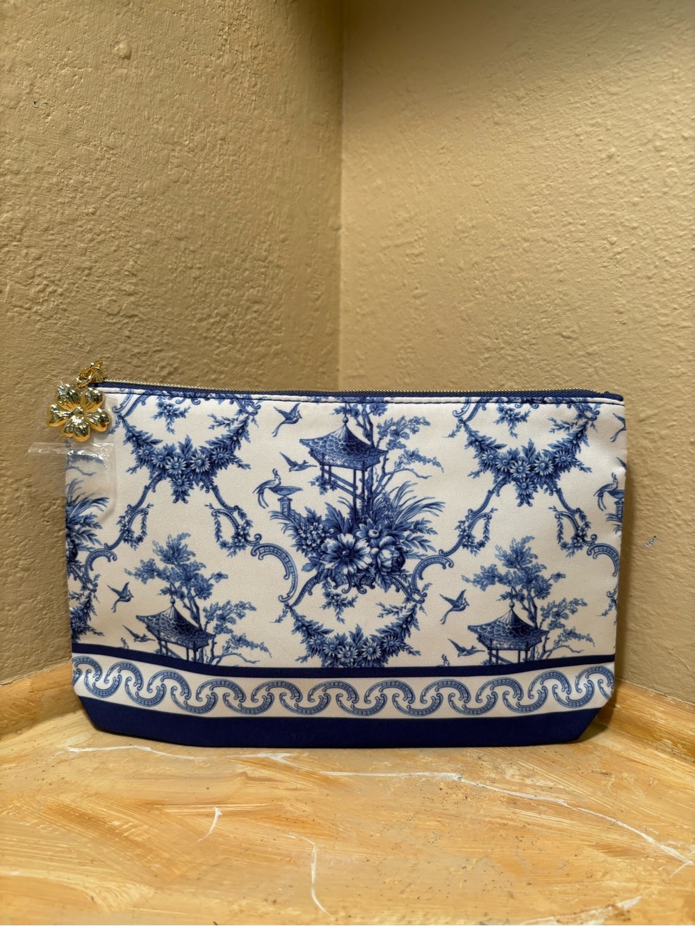 Estée Lauder Blue and White Cosmetic Zip Pouch